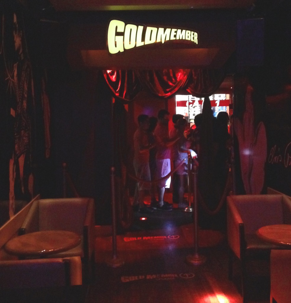Coco Bongo Goldmember VIP entrance