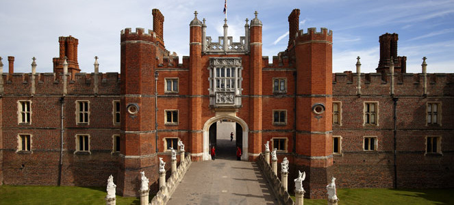 Hampton Court - Royal Attractions