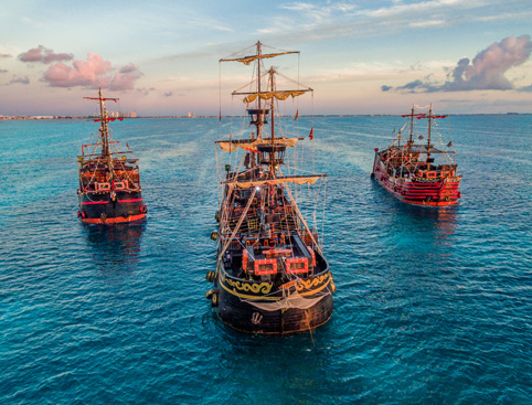 Captain Hook Pirate Ship Cancun: Surf & Turf Dinner