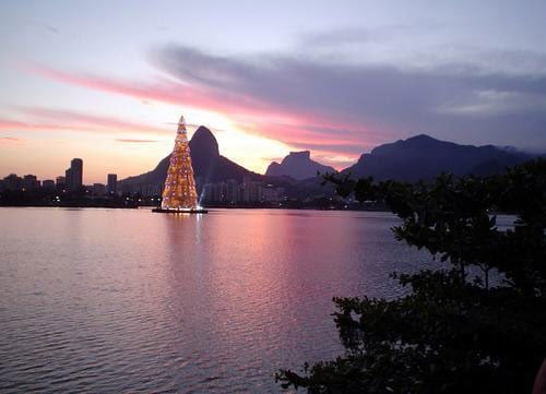 The Biggest Floating Christmas Tree