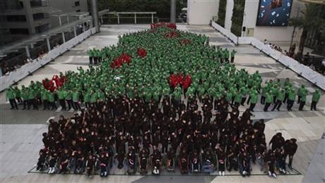 Biggest human christmas tree