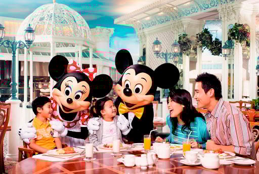 mickey's-cafe-at-disneyland-paris