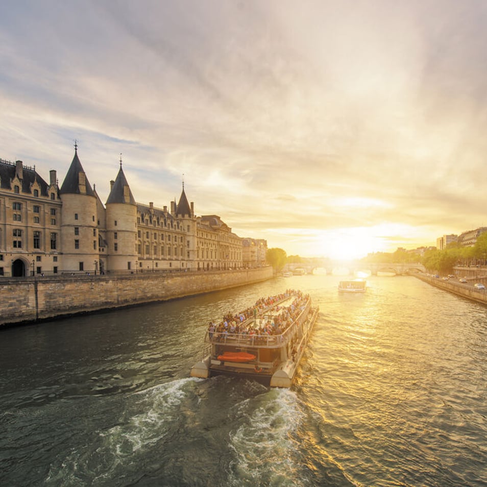 Bateaux Parisiens - Seine River Cruise